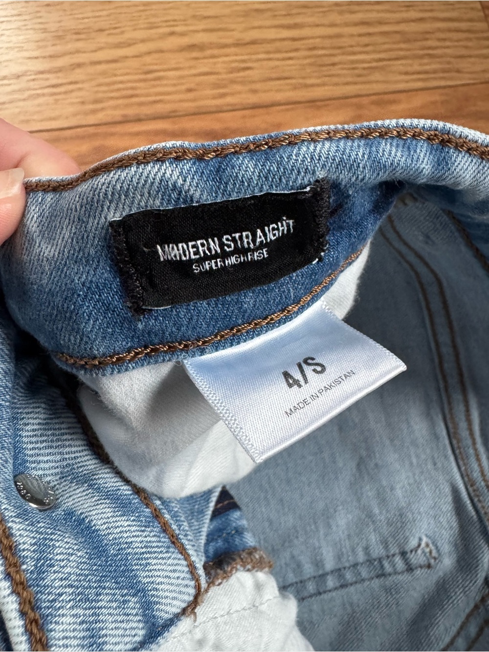 Express High Rise Distressed Jeans - Picture 5 of 6